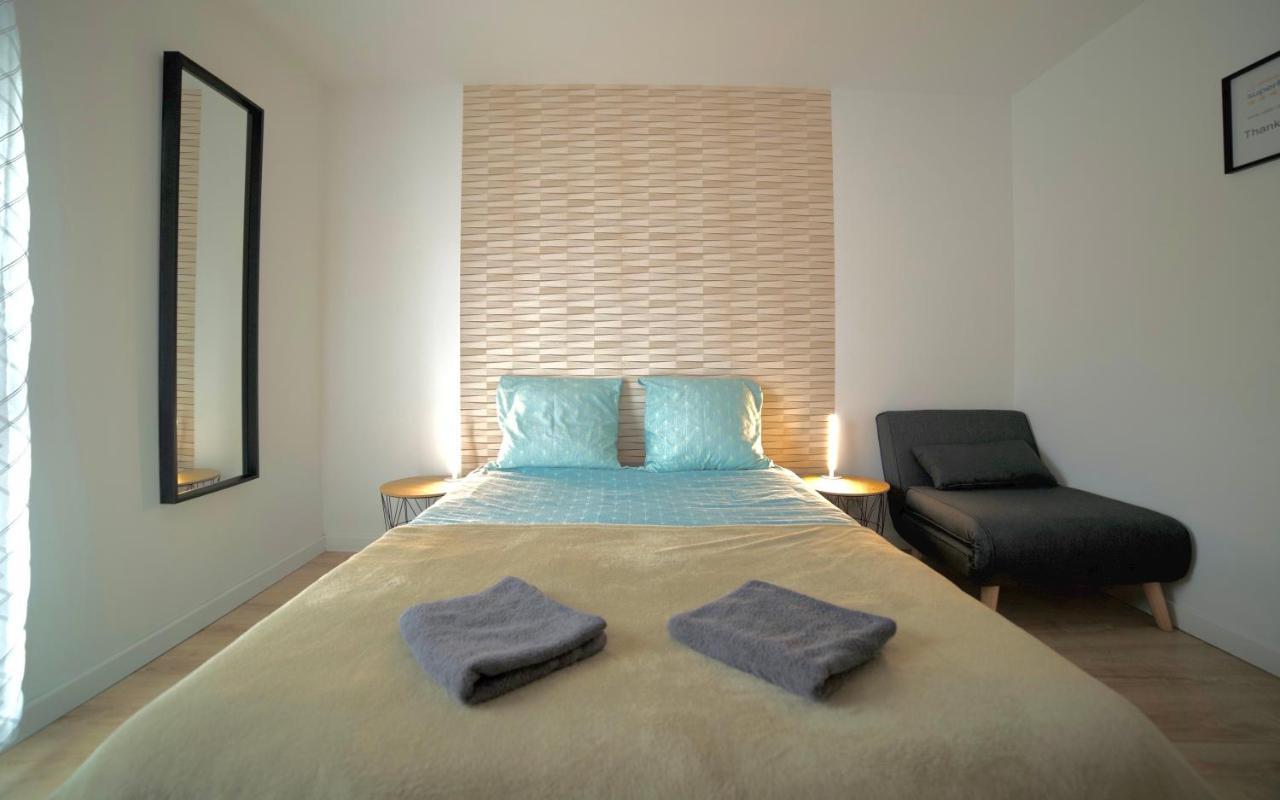 B&B Chez L'Habitant Chambre Privative Sur La Route Des Vins Tv Parking Box Velo Issenheim Bagian luar foto